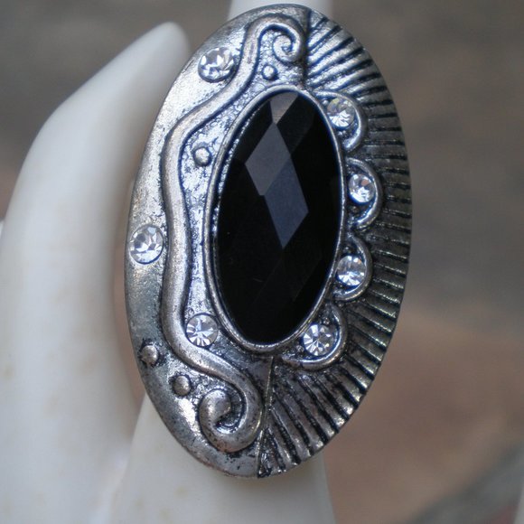 Vintage Antiqued Silver-tone Statement Ring w/Black Stone & Rhinestones OS - Picture 4 of 10